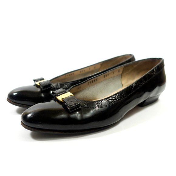 Salvatore Ferragamo Patent Leather Bow Flats - Women's Size 7 C Wide - Black - Picture 1 of 10